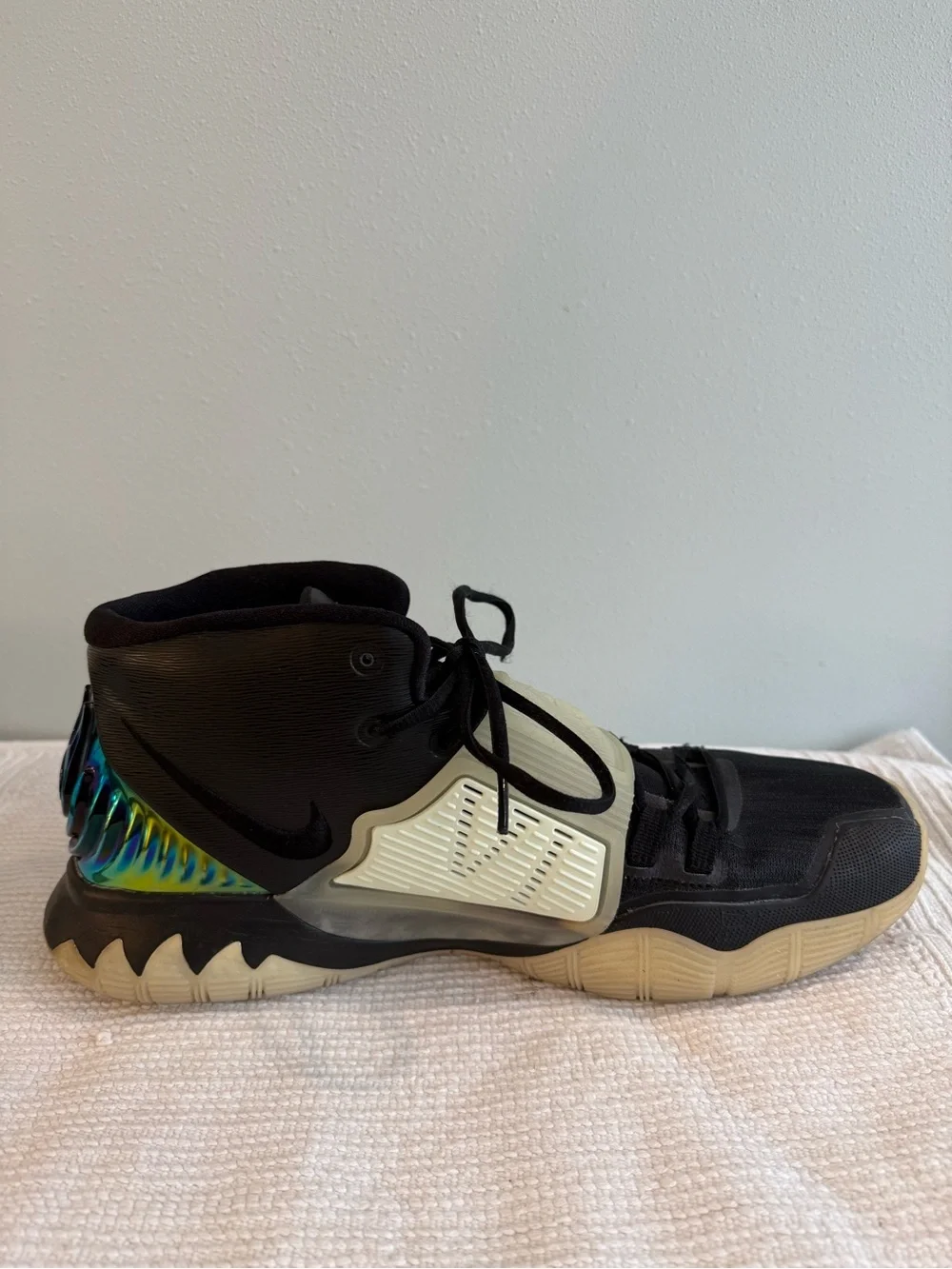 Nike Kyrie By You Custom Basketball Shoes - Picture 8 of 9